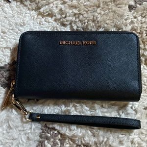 Michael Kors Wristlet wallet